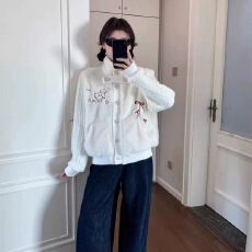 批发甜美学院风针织拼接毛毛刺绣外套女冬季软糯温柔百搭保暖开衫毛衣