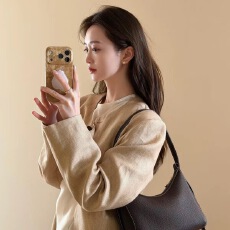批发淡人高知穿搭休闲西装外套<b class='q'>女</b>秋季法式巨好看的小香风百搭西服