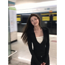 韩系V领假两件半纽扣长袖t恤女早秋新款修身百搭显瘦休闲气质上衣