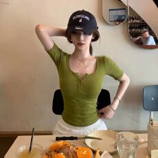 批发纯色大U领短<b class='q'>袖</b><b class='q'>t</b><b class='q'>恤</b>女2026夏季新款纯欲风修身显瘦五分<b class='q'>袖</b>正肩短上衣
