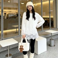 批发白色蕾丝拼接徳绒圆领长袖<b class='q'>T</b><b class='q'>恤</b>女秋冬新款纯欲风宽松减龄显瘦上衣