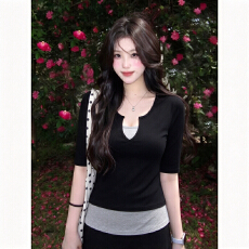 批发撞色拼接V领五分袖<b class='q'>T</b><b class='q'>恤</b>女2026秋季新款美式复古修身显瘦假两件上衣