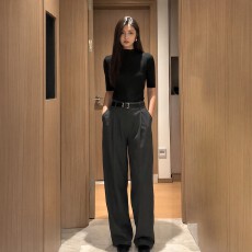 批发别致漂亮正肩半高领<b class='q'>中袖</b>t恤夏季打底衫女内搭五分袖短款半袖上衣