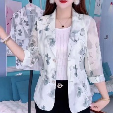 批发时尚短款高档防晒西装<b class='q'>外套</b>2026新款女装薄款印花气质西服<b class='q'>夏季</b>上衣