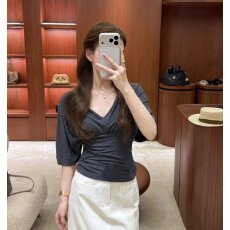 批发档口上新 2026年春夏新款女士深V领五分蝙蝠<b class='q'>袖</b>收腰显瘦针织<b class='q'>上衣</b>