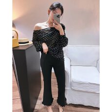 批发档口上新 2026年春季新款女装修身微喇长裤黑色木耳边裤脚显瘦