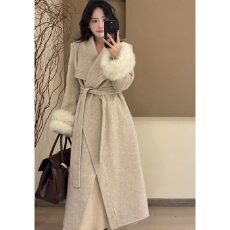 批发档口上新 2026年秋冬新款女装浴袍式系带长款大衣大翻领毛领外套