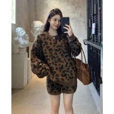 批发档口上新 2026年秋季新款女士豹纹针织套<b class='q'>装</b>宽松圆领长袖上衣短<b class='q'>裤</b>