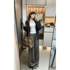 批发档口上新 2026年秋季新款女宽松落肩针织开衫毛衣咖色<b class='q'>中长款</b>百搭