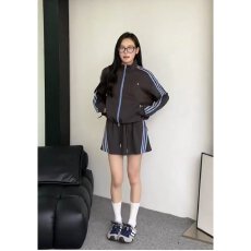 批发档口上新 2026年春秋季新款女运动休闲套<b class='q'>装</b>长袖外套短<b class='q'>裤</b>三杠条纹