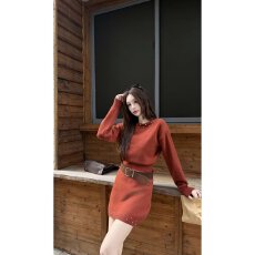 批发档口上新 2026年秋冬新款修身针织<b class='q'>连衣裙</b>女长袖圆领露肩珠饰短裙