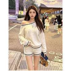 批发档口上新2026年秋季新款女<b class='q'>装</b>针织套<b class='q'>装</b>露肩长袖上衣配短<b class='q'>裤</b>撞色条纹