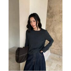 批发档口上新 韩系高弹圆领长袖T恤女<b class='q'>宽松</b>百搭后背帖标设计<b class='q'>打底衫</b>