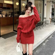 批发档口上新 2026秋冬新款女装<b class='q'>一字肩</b>钉钻阿兰花针织连衣短裙毛衣裙