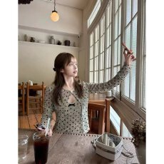 批发档口上新 2026年秋季新款女装波点长袖套头针织衫修身短款上衣