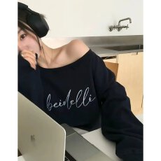批发档口上新 2026年秋季新款女装圆领字母印花宽松长袖<b class='q'>卫衣</b><b class='q'>短款</b>上衣
