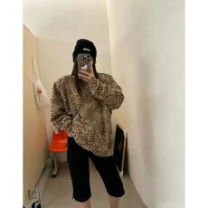 批发档口上新2026年秋季新款女装豹纹印花圆领<b class='q'>套头卫衣</b>宽松中长款上衣