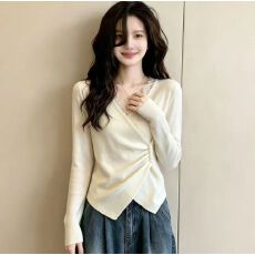 批发2026新款<b class='q'>秋</b>冬大码女装显瘦遮肉设计感V领蕾丝拼接打底慵懒感上衣