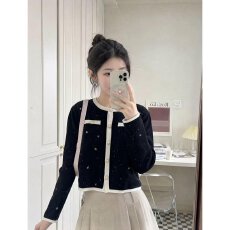 批发档口上新2026年夏季新款女士小香风圆领长袖针织开衫白色滚边毛衣