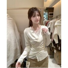批发档口上新 2026年秋季新款<b class='q'>女装</b>V领交叉裹身收腰针织衫长袖毛衣中长
