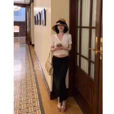 批发档口上新 2026年夏季新款女装短袖<b class='q'>针织</b><b class='q'>开衫</b>修身翻领单排扣上衣