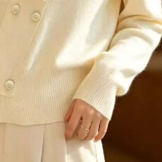 批发档口上新 2026年春秋新款女装V领百褶<b class='q'>荷叶边</b>针织开衫<b class='q'>毛衣</b>外套