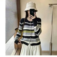 批发档口上新 2026年秋季新款女装宽松<b class='q'>短款</b><b class='q'>针织</b><b class='q'>开衫</b>条纹毛衣上衣