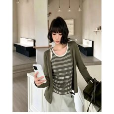 批发档口上新2026年春秋<b class='q'>新款</b>女装宽松落肩针织开衫条纹<b class='q'>吊带</b>背心两件套