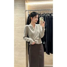 批发档口上新 2026年<b class='q'>夏</b>季新款女装深V领交叉裹身修身长袖短款上衣毛衣
