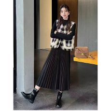批发档口上新2026年秋季新款女士小香风<b class='q'>千鸟格</b>毛绒边马甲百褶裙两件套