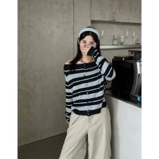 批发档口上新 2026年春秋新款女装针织开衫<b class='q'>条纹</b>修身短款长袖圆领毛衣