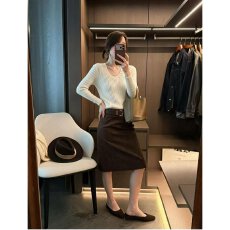 批发档口上新 2026年春秋新款女装V领修身针织套头衫长袖<b class='q'>毛衣</b>百搭