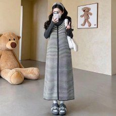 批发档口上新 2026秋冬新款女装<b class='q'>黑白</b>条纹针织背心长裙宽松无袖<b class='q'>连衣裙</b>