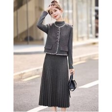 批发档口上新 2026年春秋季女装针织马甲<b class='q'>连衣裙</b>两件套<b class='q'>百褶</b>长裙套装