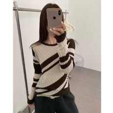 批发档口上新 2026年春秋季女装圆领斜<b class='q'>条纹</b>拼接针织衫长袖套头毛衣
