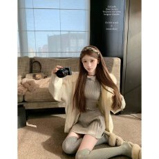 批发档口上新 2026春季新款女装针织<b class='q'>连衣裙</b>修身收腰娃娃领长袖短裙