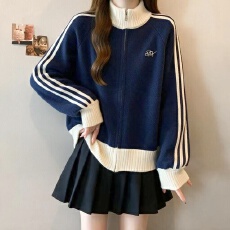 批发半高领<b class='q'>毛衣</b>女秋冬加厚运动风初中高中学生少女大童条纹洋气针织衫