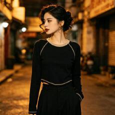批发高级感撞色圆领长袖上衣女 短款弧形修身<b class='q'>显瘦</b>早秋通勤针织打底衫