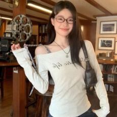 批发辣妹格子绑带斜肩长袖T恤女春秋新款修身<b class='q'>显瘦</b>印花字母百搭上衣潮