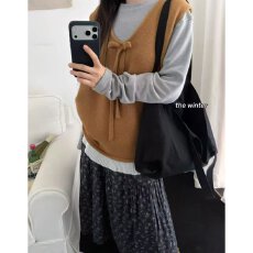 批发档口上新 2026年秋冬新款女装V领系带针织<b class='q'>马甲</b>百褶荷叶边毛衣背心