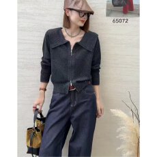 批发档口上新 2026年秋冬新款女士羊毛针织<b class='q'>开衫</b>大翻领拉链<b class='q'>短款</b>毛衣