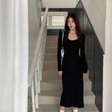 批发秋季气质修身<b class='q'>连衣裙</b>女长款收腰显瘦开叉包臀裙纯欲辣妹打底小黑裙