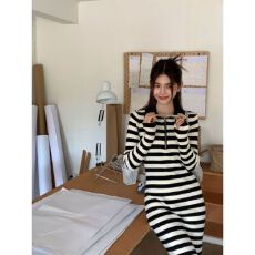 批发2026秋季新款半拉链短袖连衣裙女T恤裙减龄<b class='q'>条纹</b>修身中长撞色长裙