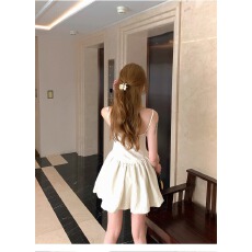 批发芭蕾风吊带<b class='q'>连衣裙</b>女2026夏季新款白色收腰显瘦设计感<b class='q'>花苞</b>裙短裙子