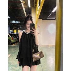 批发春夏新品黑色<b class='q'>露肩</b>挂脖上衣短裙子两件套装女生甜美风韩系穿搭套装