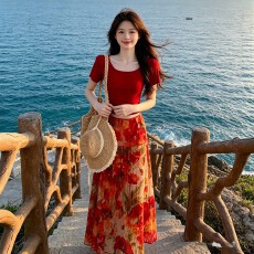 批发红色碎花半身裙子女款2026新款夏季短袖上衣两件套装包臀a字<b class='q'>长裙</b>