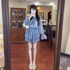 批发韩系绿色一字肩碎花<b class='q'>长袖</b>连衣裙子女秋季漂亮出片收腰雪纺短裙套装