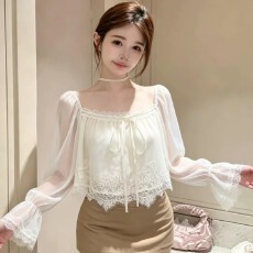 批发2026蕾丝边拼接方领喇叭长袖<b class='q'>雪纺衫女</b>早秋季温柔短款娃娃衫上衣<b class='q'>女</b>