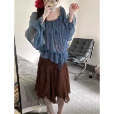 批发高级感褶皱喇叭袖衬衫<b class='q'>女</b>早秋新款独特不规则宽松百搭外穿<b class='q'>雪纺上衣</b>