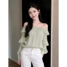 批发2026新款秋季法式荷叶边一字肩衬衫<b class='q'>女</b>夏宽松显瘦露肩吊带<b class='q'>雪纺上衣</b>